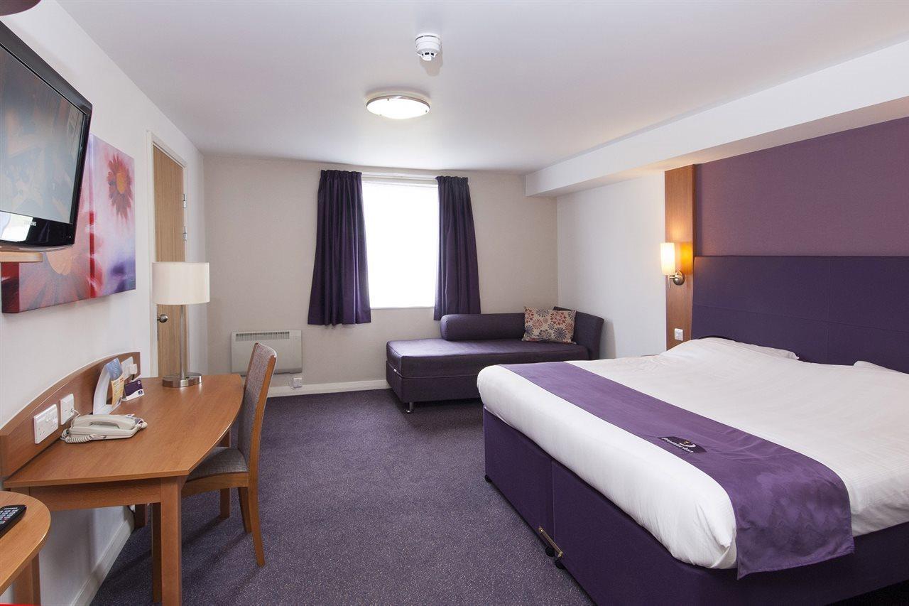 Premier Inn Premier Inn Silverstone Syresham Ngoại thất bức ảnh