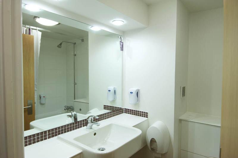 Premier Inn Premier Inn Silverstone Syresham Ngoại thất bức ảnh